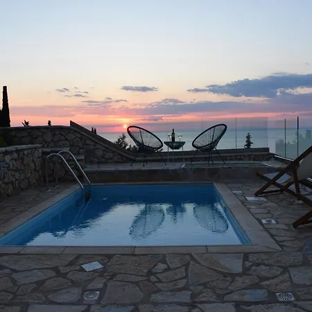 Thetis With Private Pool Where The Sunsets Fade Away *