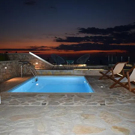 Thetis With Private Pool Where The Sunsets Fade Away